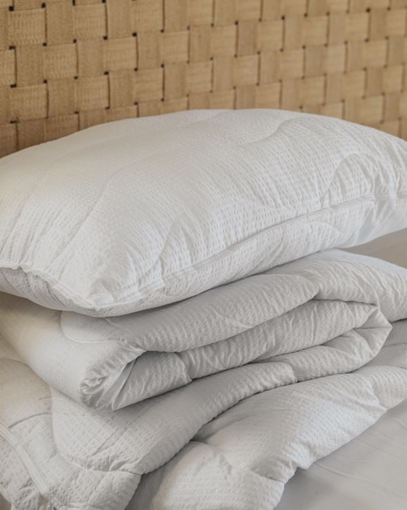 Svalt fibertäcke + kudde vit - 2